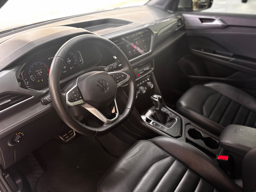 Foto do veículo VOLKSWAGEN TAOS 1.4 250 TSI TOTAL FLEX HIGHLINE AUTOMÁTICO 2022 41.881 KM 137.777,00