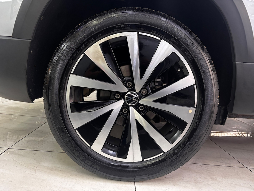 Foto do veículo VOLKSWAGEN TAOS 1.4 250 TSI TOTAL FLEX HIGHLINE AUTOMÁTICO 2022 41.881 KM 137.777,00