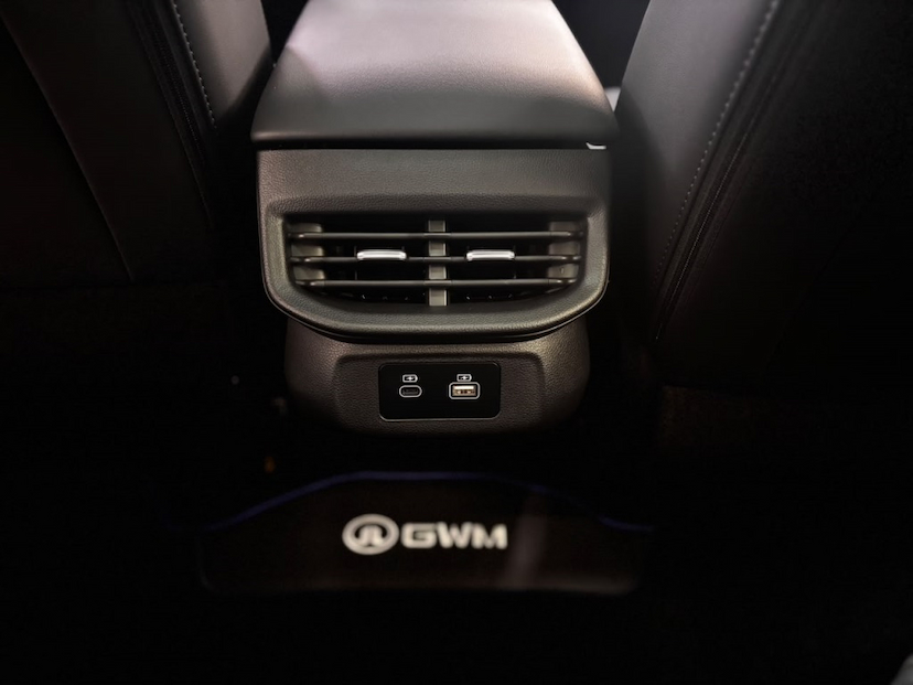 Foto do veículo GWM HAVAL H6 1.5 FLEX PHEV19 E-TRACTION 2027 0 KM 234.800,00