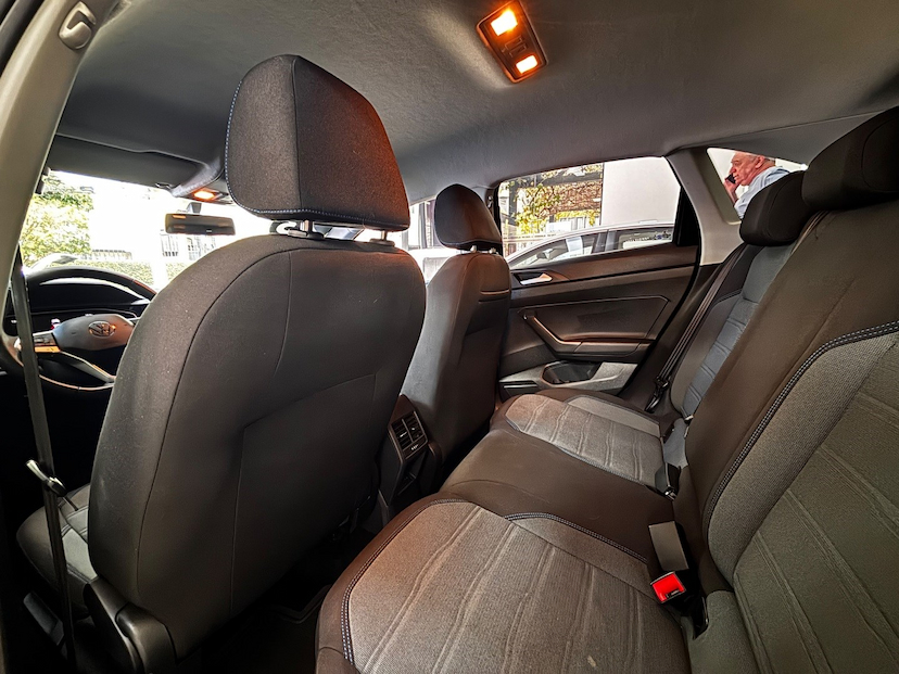 Foto do veículo VOLKSWAGEN NIVUS 1.0 200 TSI TOTAL FLEX COMFORTLINE AUTOMÁTICO 2023 29.835 KM 101.777,00