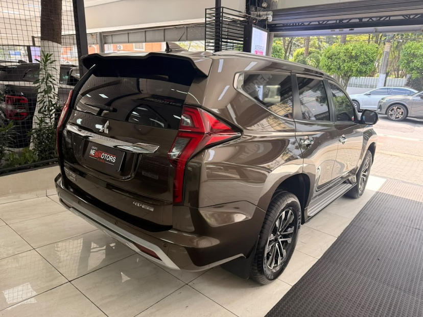 Foto do veículo MITSUBISHI PAJERO SPORT 2.4 16V MIVEC TURBO DIESEL HPE AWD AUTOMÁTICO 2021 75.000 KM 199.777,00