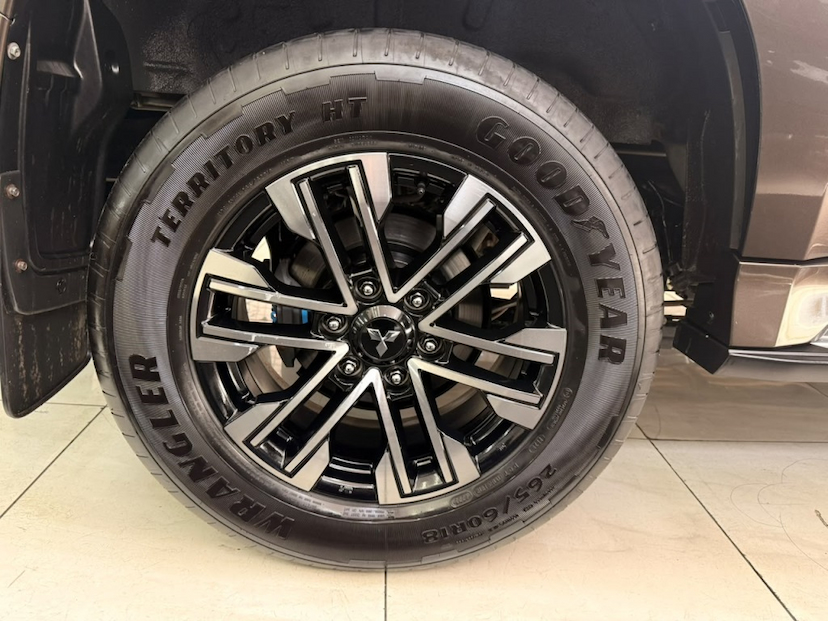 Foto do veículo MITSUBISHI PAJERO SPORT 2.4 16V MIVEC TURBO DIESEL HPE AWD AUTOMÁTICO 2021 75.000 KM 199.777,00