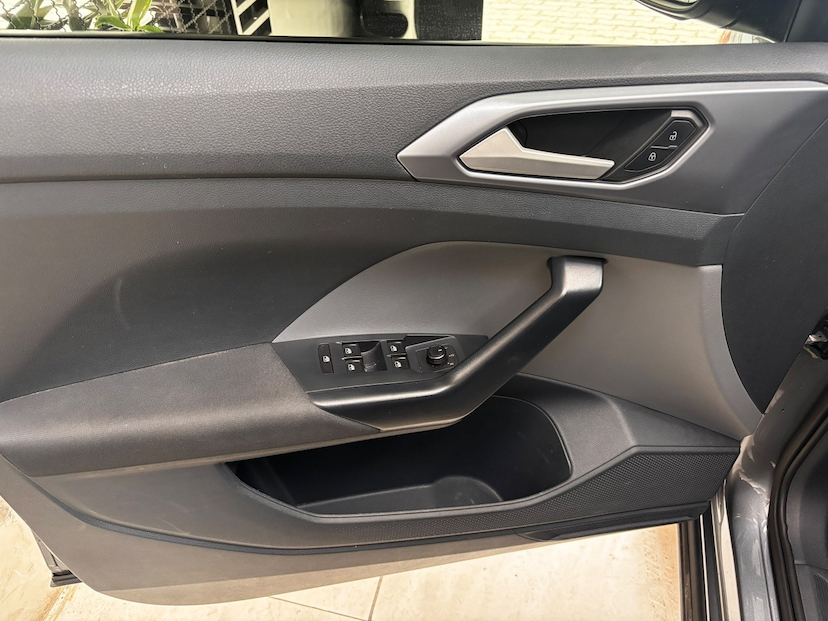 Foto do veículo VOLKSWAGEN T-CROSS 1.0 200 TSI TOTAL FLEX COMFORTLINE AUTOMÁTICO 2020 62.214 KM 96.777,00