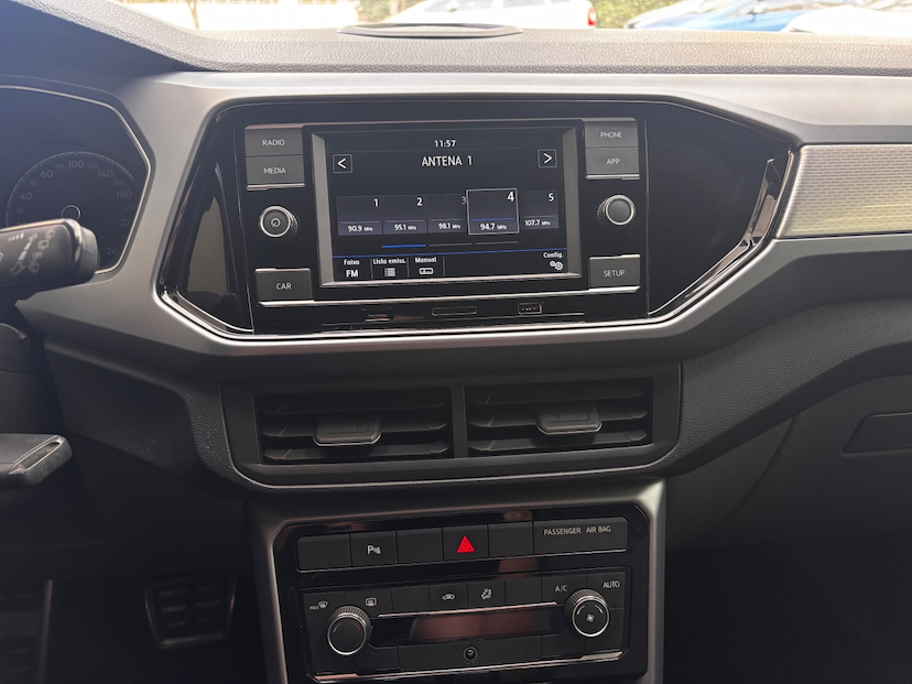 Foto do veículo VOLKSWAGEN T-CROSS 1.0 200 TSI TOTAL FLEX COMFORTLINE AUTOMÁTICO 2020 62.214 KM 96.777,00