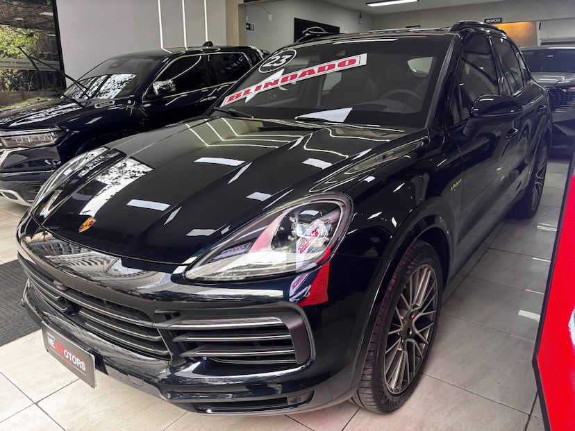 Foto do veículo PORSCHE CAYENNE 3.0 V6 E-HYBRID PLATINUM EDITION AWD TIPTRONIC S 2023 26.673 KM 547.777,00