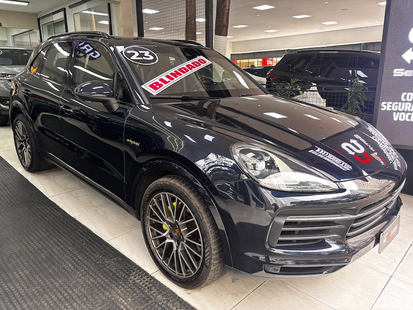 Foto do veículo PORSCHE CAYENNE 3.0 V6 E-HYBRID PLATINUM EDITION AWD TIPTRONIC S 2023 26.673 KM 547.777,00