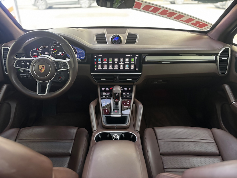 Foto do veículo PORSCHE CAYENNE 3.0 V6 E-HYBRID PLATINUM EDITION AWD TIPTRONIC S 2023 26.673 KM 547.777,00