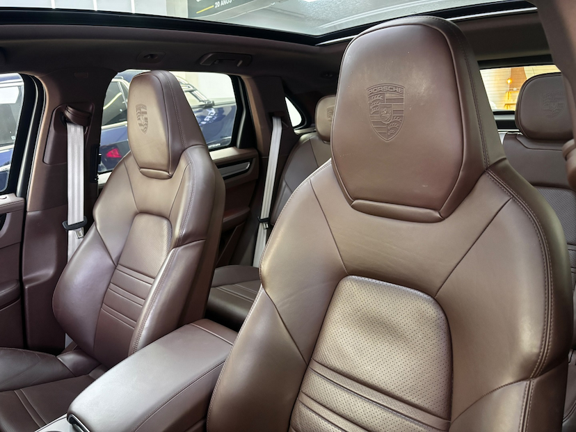 Foto do veículo PORSCHE CAYENNE 3.0 V6 E-HYBRID PLATINUM EDITION AWD TIPTRONIC S 2023 26.673 KM 547.777,00