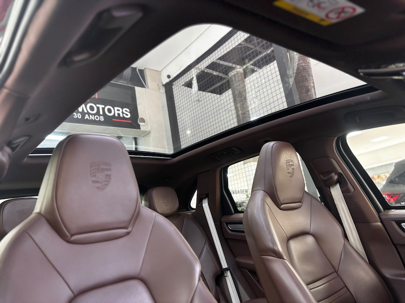 Foto do veículo PORSCHE CAYENNE 3.0 V6 E-HYBRID PLATINUM EDITION AWD TIPTRONIC S 2023 26.673 KM 547.777,00