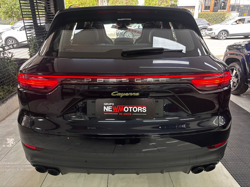 Foto do veículo PORSCHE CAYENNE 3.0 V6 E-HYBRID PLATINUM EDITION AWD TIPTRONIC S 2023 26.673 KM 547.777,00