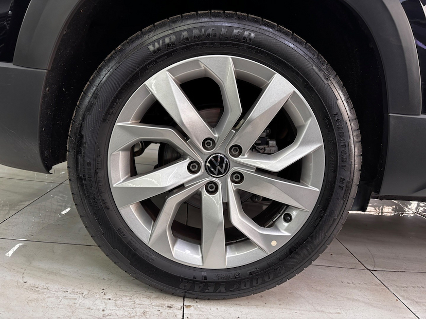 Foto do veículo VOLKSWAGEN TAOS 1.4 250 TSI TOTAL FLEX COMFORTLINE AUTOMÁTICO 2023 36.894 KM 134.777,00