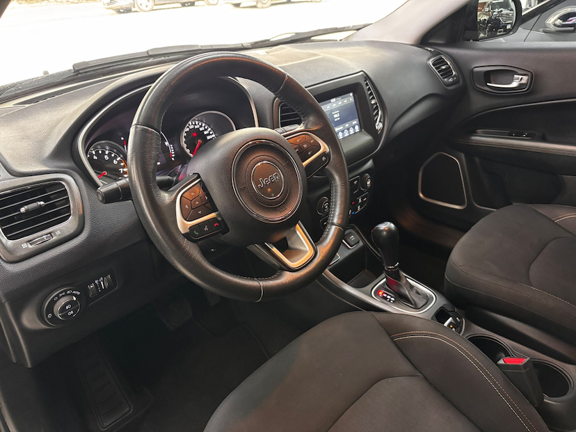 Foto do veículo JEEP COMPASS 2.0 16V FLEX SPORT AUTOMÁTICO 2021 65.584 KM 97.777,00