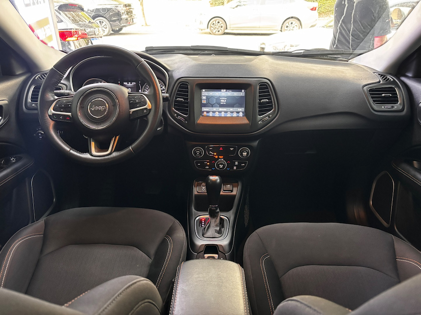 Foto do veículo JEEP COMPASS 2.0 16V FLEX SPORT AUTOMÁTICO 2021 65.584 KM 97.777,00