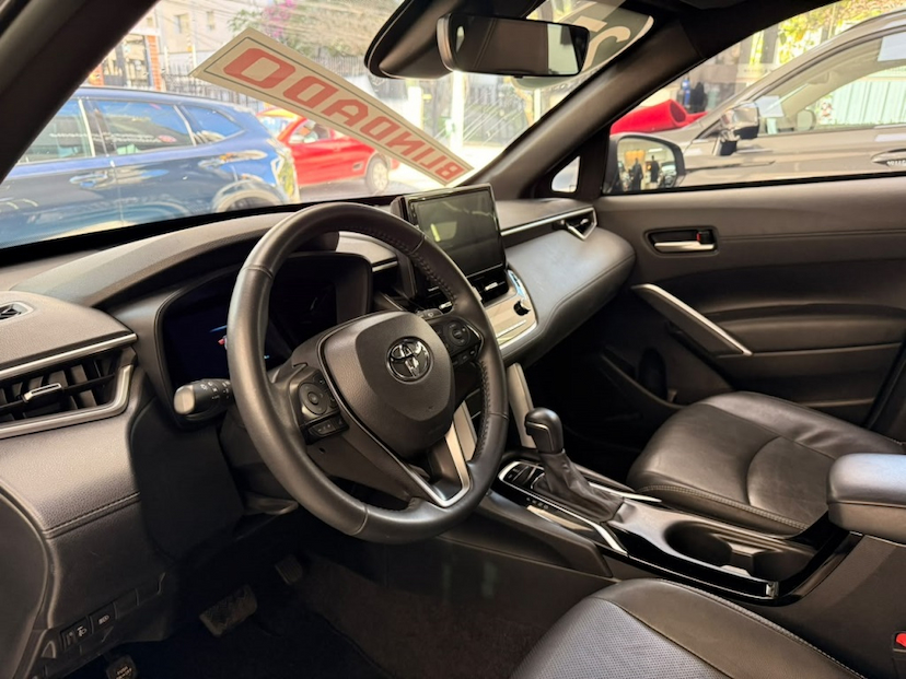 Foto do veículo TOYOTA COROLLA CROSS 2.0 VVT-IE FLEX XRE DIRECT SHIFT 2023 54.203 KM 164.777,00