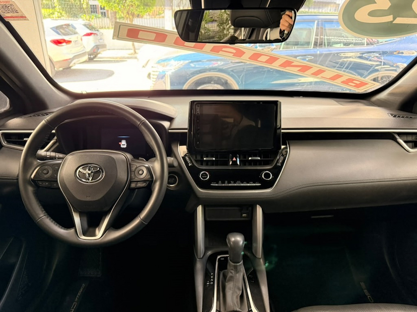 Foto do veículo TOYOTA COROLLA CROSS 2.0 VVT-IE FLEX XRE DIRECT SHIFT 2023 54.203 KM 164.777,00