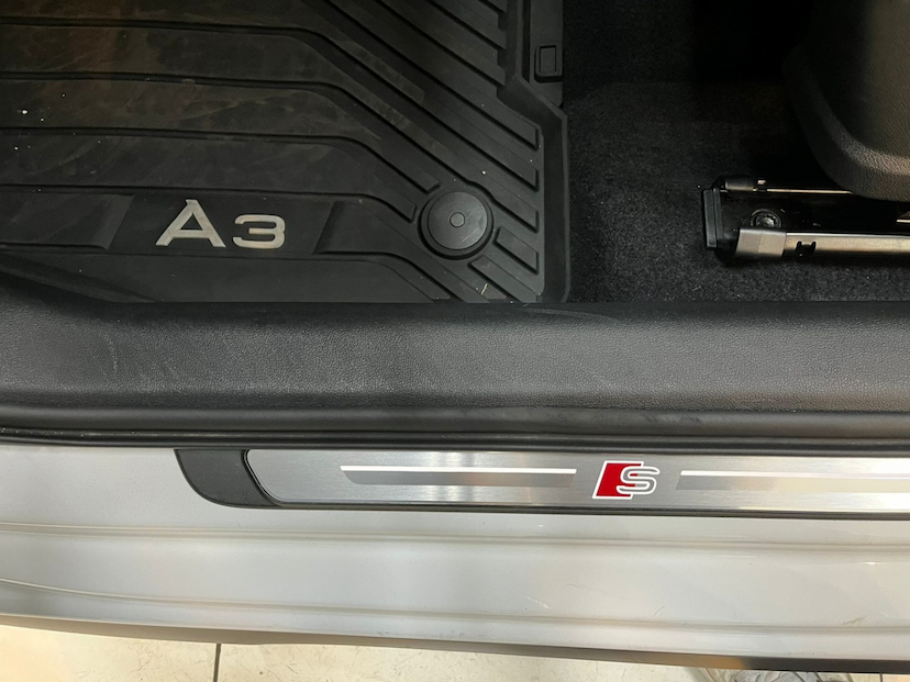 Foto do veículo AUDI A3 1.4 35 TFSI GASOLINA SEDAN S LINE LIMITED TIPTRONIC 2022 39.176 KM 198.777,00