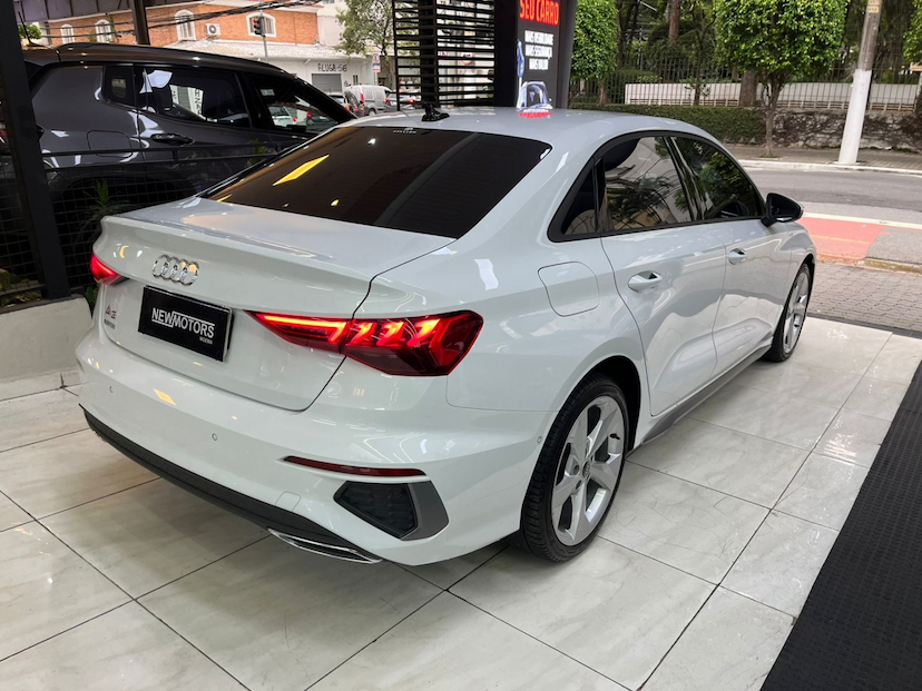 Foto do veículo AUDI A3 1.4 35 TFSI GASOLINA SEDAN S LINE LIMITED TIPTRONIC 2022 39.176 KM 198.777,00