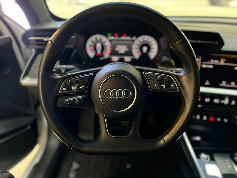 Foto do veículo AUDI A3 1.4 35 TFSI GASOLINA SEDAN S LINE LIMITED TIPTRONIC 2022 39.176 KM 198.777,00