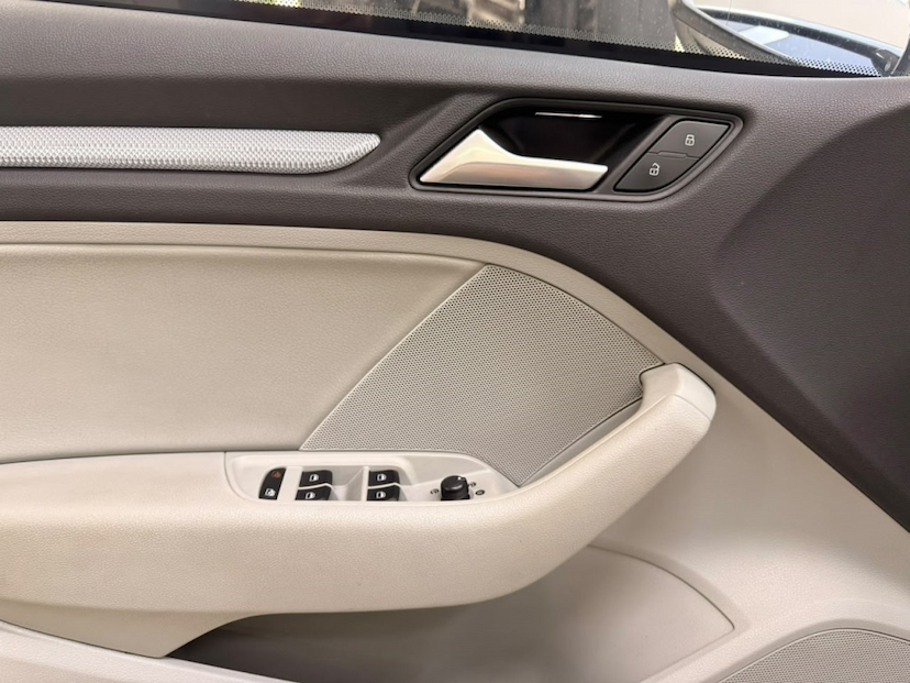 Foto do veículo AUDI A3 2.0 TFSI SEDAN AMBITION 16V GASOLINA 4P S-TRONIC 2016 97.923 KM 97.777,00