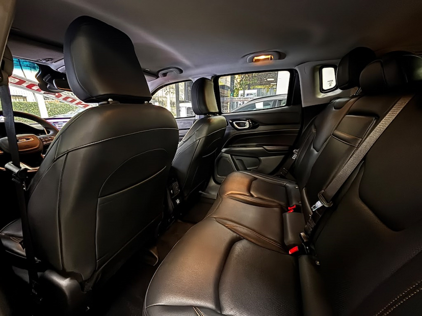 Foto do veículo JEEP COMPASS 1.3 T270 TURBO FLEX LIMITED AT6 2023 39.727 KM 182.777,00