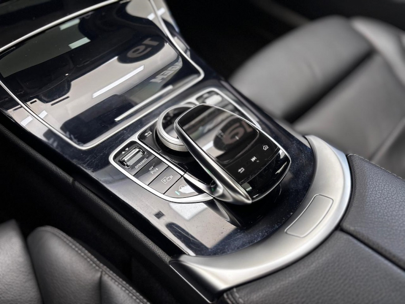 Foto do veículo MERCEDES-BENZ C 200 1.5 EQ BOOST HÍBRIDO 9G-TRONIC 2019 45.638 KM 198.777,00