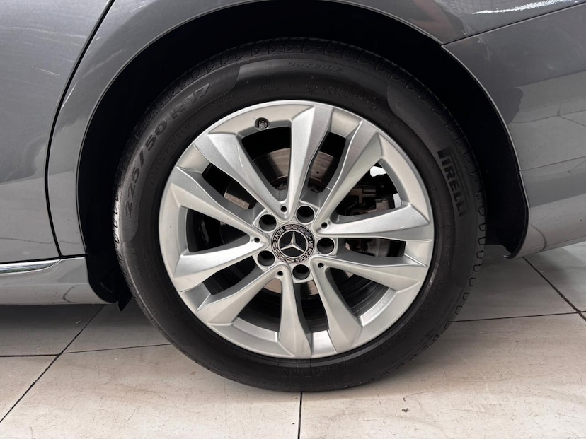Foto do veículo MERCEDES-BENZ C 200 1.5 EQ BOOST HÍBRIDO 9G-TRONIC 2019 45.638 KM 198.777,00