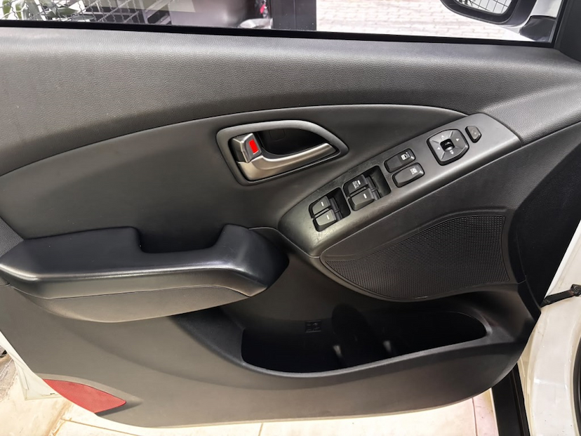Foto do veículo HYUNDAI IX35 2.0 MPFI GL 16V FLEX 4P AUTOMÁTICO 2018 73.507 KM 91.777,00
