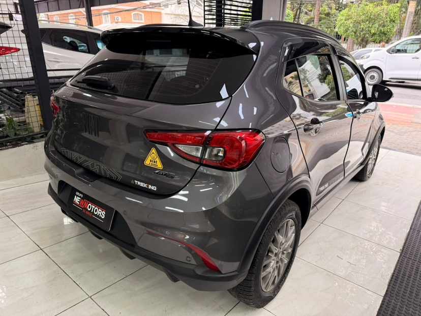 Foto do veículo FIAT ARGO 1.8 E.TORQ FLEX TREKKING AT6 2021 58.244 KM 79.777,00