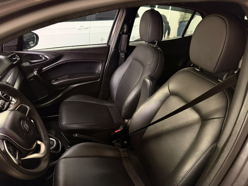 Foto do veículo FIAT ARGO 1.8 E.TORQ FLEX TREKKING AT6 2021 58.244 KM 79.777,00