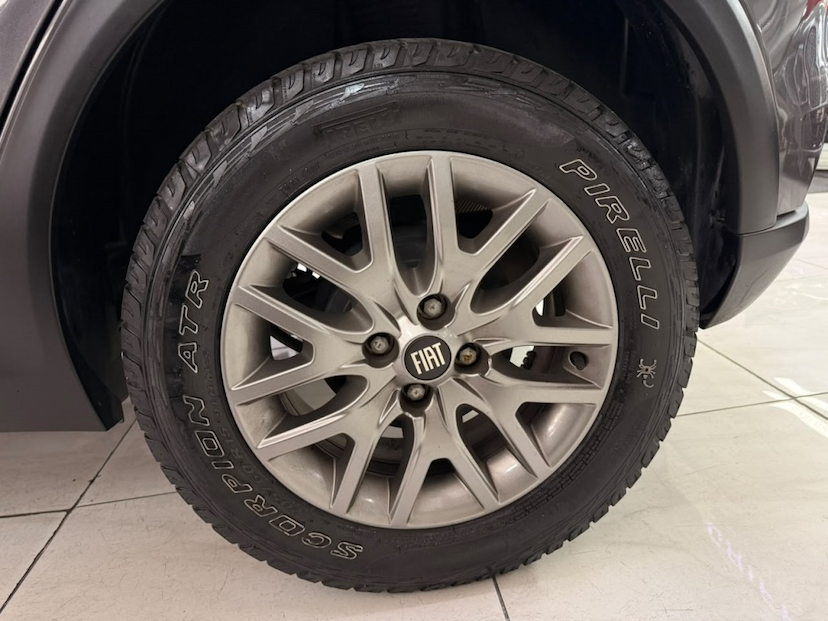 Foto do veículo FIAT ARGO 1.8 E.TORQ FLEX TREKKING AT6 2021 58.244 KM 79.777,00