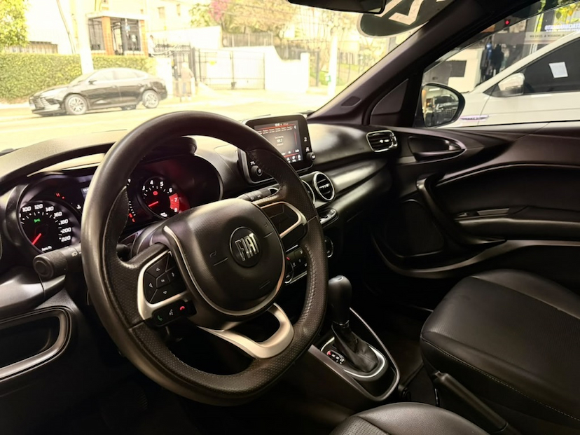 Foto do veículo FIAT ARGO 1.8 E.TORQ FLEX TREKKING AT6 2021 58.244 KM 79.777,00