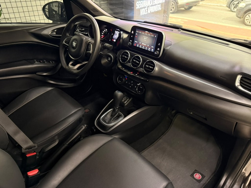 Foto do veículo FIAT ARGO 1.8 E.TORQ FLEX TREKKING AT6 2021 58.244 KM 79.777,00