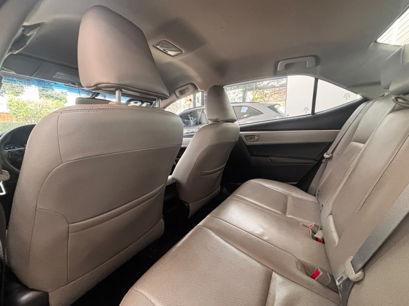 Foto do veículo TOYOTA COROLLA 2.0 XEI 16V FLEX 4P AUTOMÁTICO 2018 60.800 KM 100.777,00