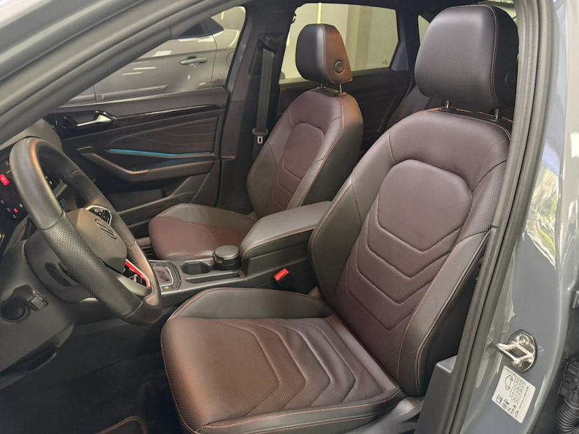 Foto do veículo VOLKSWAGEN JETTA 2.0 350 TSI GASOLINA GLI DSG 2024 5.045 KM 214.777,00