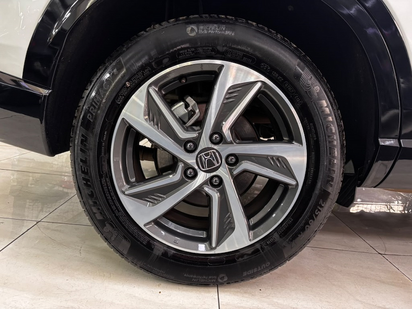 Foto do veículo HONDA HR-V 1.5 DI I-VTEC TURBO FLEX TOURING CVT 2025 12.659 KM 164.777,00