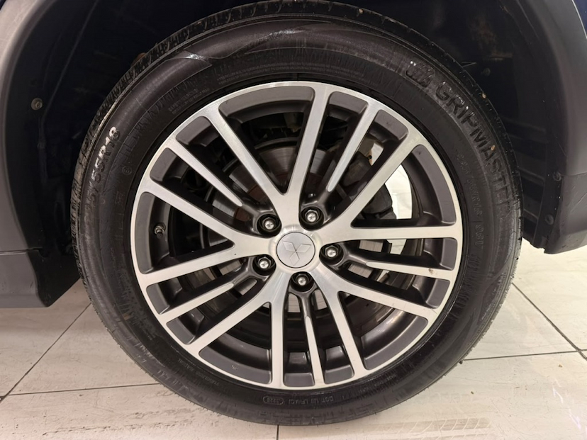 Foto do veículo MITSUBISHI ASX 2.0 MIVEC FLEX HPE-S AWD CVT 2020 75.021 KM 107.888,00