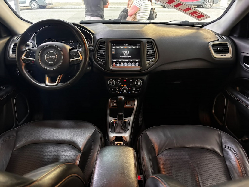 Foto do veículo JEEP COMPASS 2.0 16V FLEX LONGITUDE AUTOMÁTICO 2019 76.791 KM 117.777,00