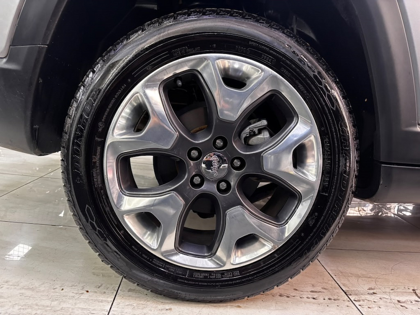Foto do veículo JEEP COMPASS 2.0 16V FLEX LONGITUDE AUTOMÁTICO 2019 76.791 KM 117.777,00