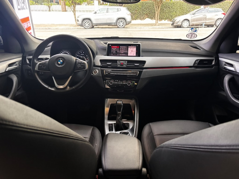 Foto do veículo BMW X1 2.0 16V TURBO ACTIVEFLEX SDRIVE20I 4P AUTOMÁTICO 2020 70.976 KM 138.777,00