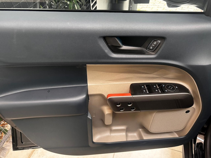 Foto do veículo FORD MAVERICK 2.5 HYBRID LARIAT E-CVT 2025 5.600 KM 219.777,00