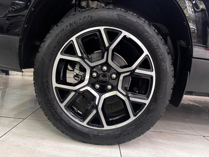Foto do veículo FORD MAVERICK 2.5 HYBRID LARIAT E-CVT 2025 5.600 KM 219.777,00