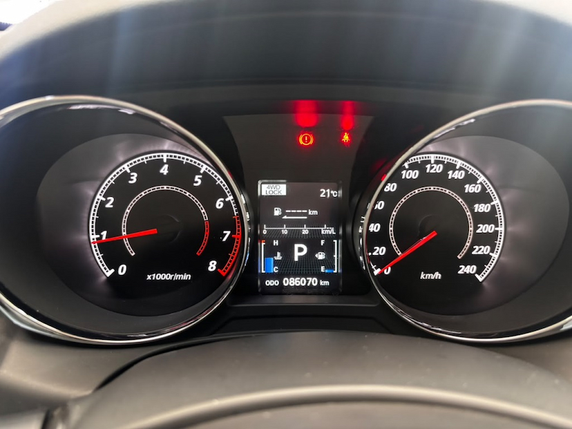 Foto do veículo MITSUBISHI ASX 2.0 AWD 16V FLEX 4P AUTOMÁTICO 2018 86.069 KM 93.777,00