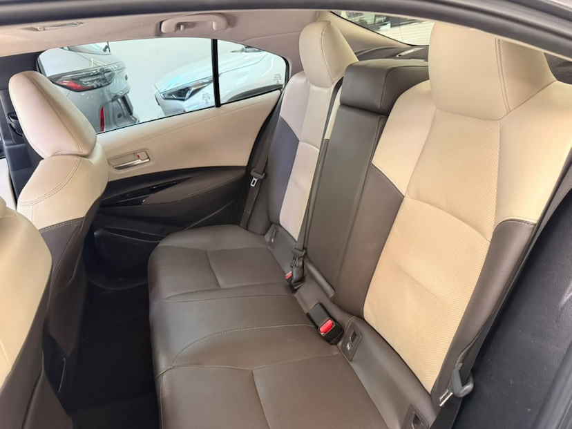 Foto do veículo TOYOTA COROLLA 1.8 VVT-I HYBRID FLEX ALTIS PREMIUM CVT 2023 52.988 KM 138.777,00