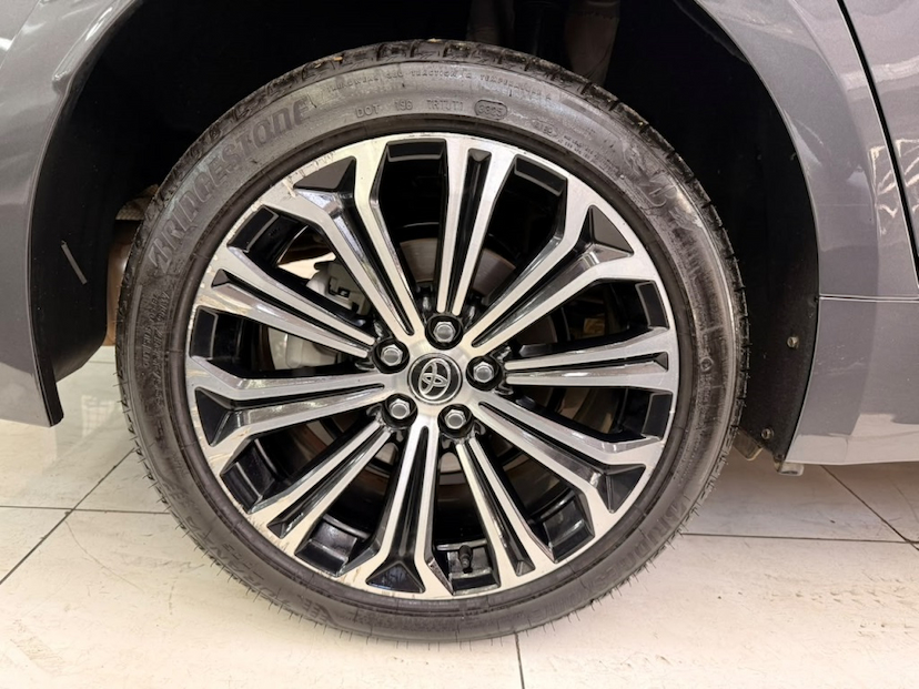 Foto do veículo TOYOTA COROLLA 1.8 VVT-I HYBRID FLEX ALTIS PREMIUM CVT 2023 52.988 KM 138.777,00