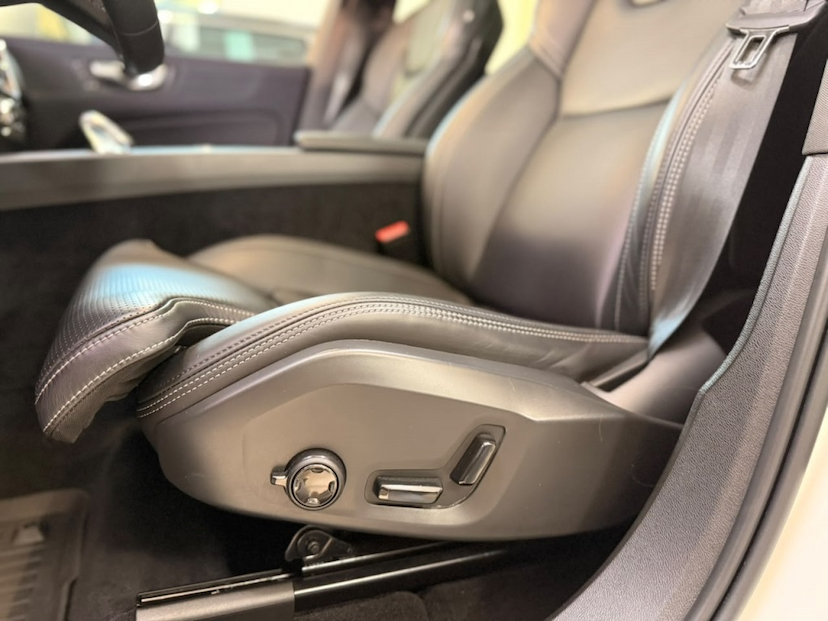 Foto do veículo VOLVO XC60 2.0 T8 RECHARGE ULTIMATE AWD GEARTRONIC 2023 47.918 KM 259.777,00