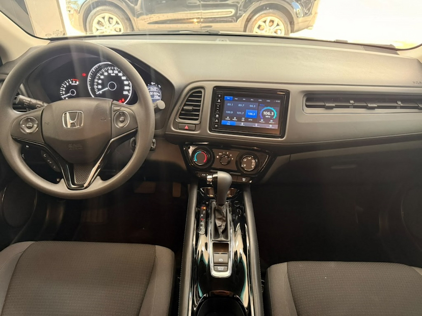Foto do veículo HONDA HR-V 1.8 16V FLEX LX 4P AUTOMÁTICO 2021 21.564 KM 118.777,00