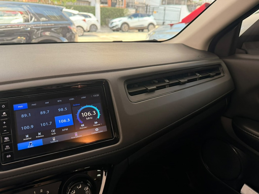 Foto do veículo HONDA HR-V 1.8 16V FLEX LX 4P AUTOMÁTICO 2021 21.564 KM 118.777,00