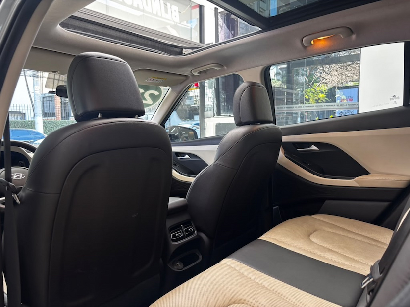 Foto do veículo HYUNDAI CRETA 2.0 FLEX ULTIMATE AUTOMÁTICO 2022 39.734 KM 133.777,00