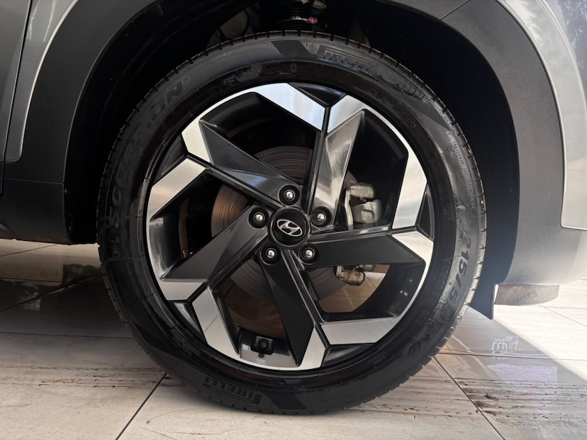 Foto do veículo HYUNDAI CRETA 2.0 FLEX ULTIMATE AUTOMÁTICO 2022 39.734 KM 133.777,00