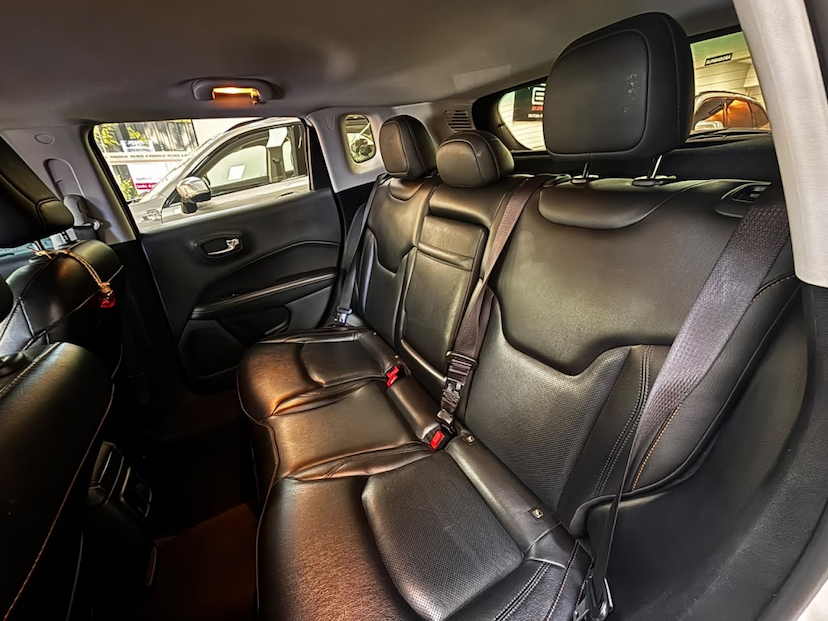 Foto do veículo JEEP COMPASS 2.0 16V DIESEL LONGITUDE 4X4 AUTOMÁTICO 2021 59.770 KM 116.777,00